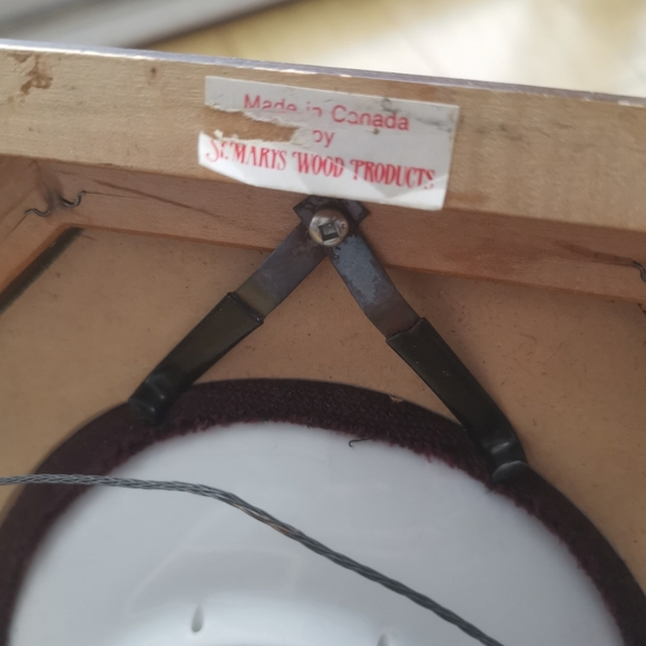 Lena Liu's Floral Cameos "Remembrance" Collectible Plate w/Wooden Frame - Picture 8 of 8